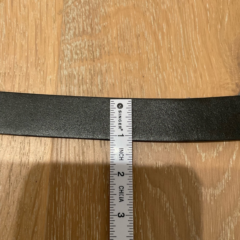 Classic Prada Black Leather Belt with Silver Buckle - Picture 6 of 8
